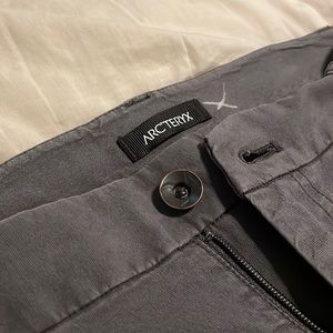 Men’s size 32, Arc’teryx Arlin Chino Pant, gray